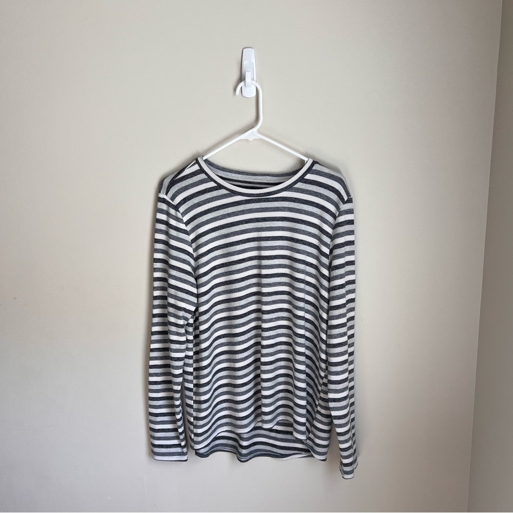 American Eagle top